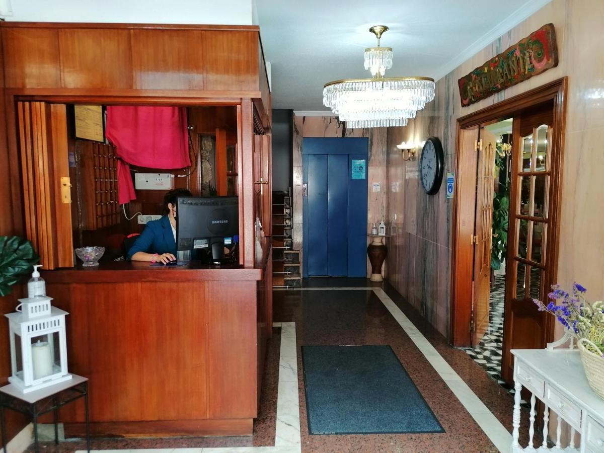 Hotel Las Rocas De Isla Plana Extérieur photo